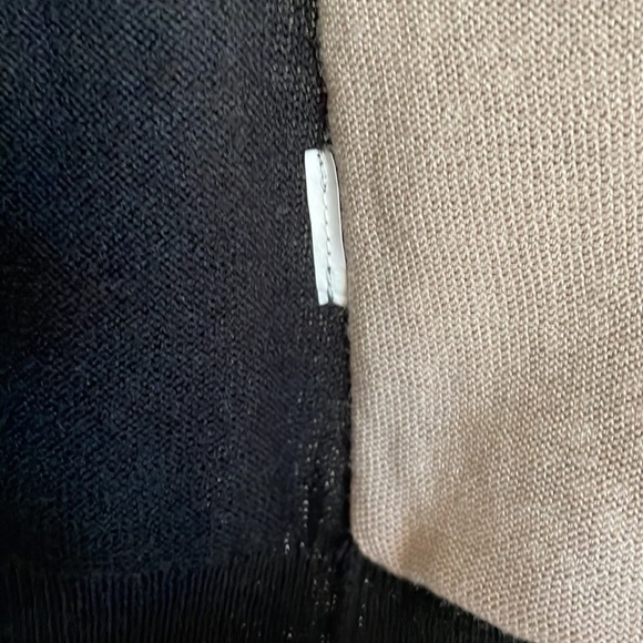 Crocheted Banana Republic Cardigan Long Sleeve Black Beige Size Medium - Picture 5 of 5